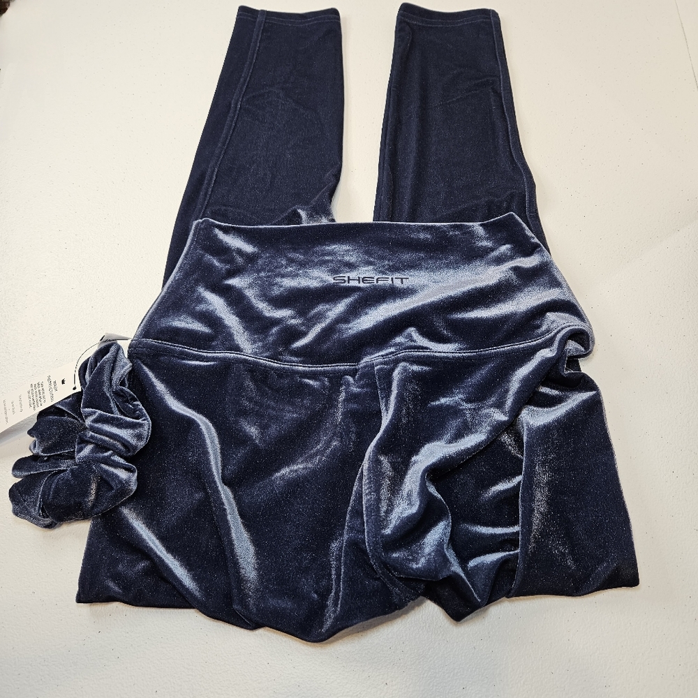 SHEFIT BOSS VELVET LEGGINGS